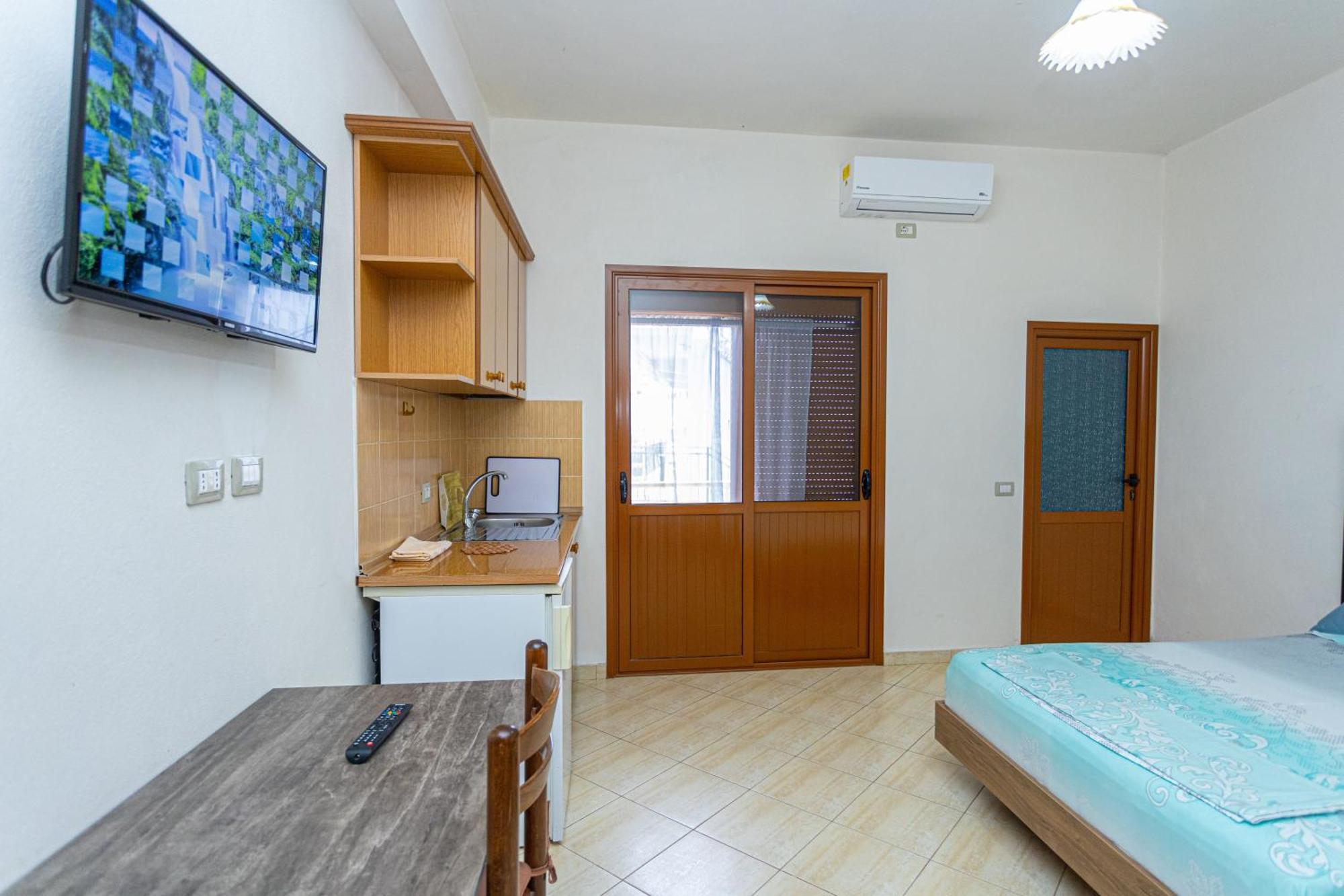 Hotel Olti Вльора Екстер'єр фото